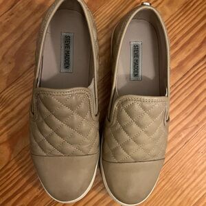Steve Madden Quilted Beige Loafers